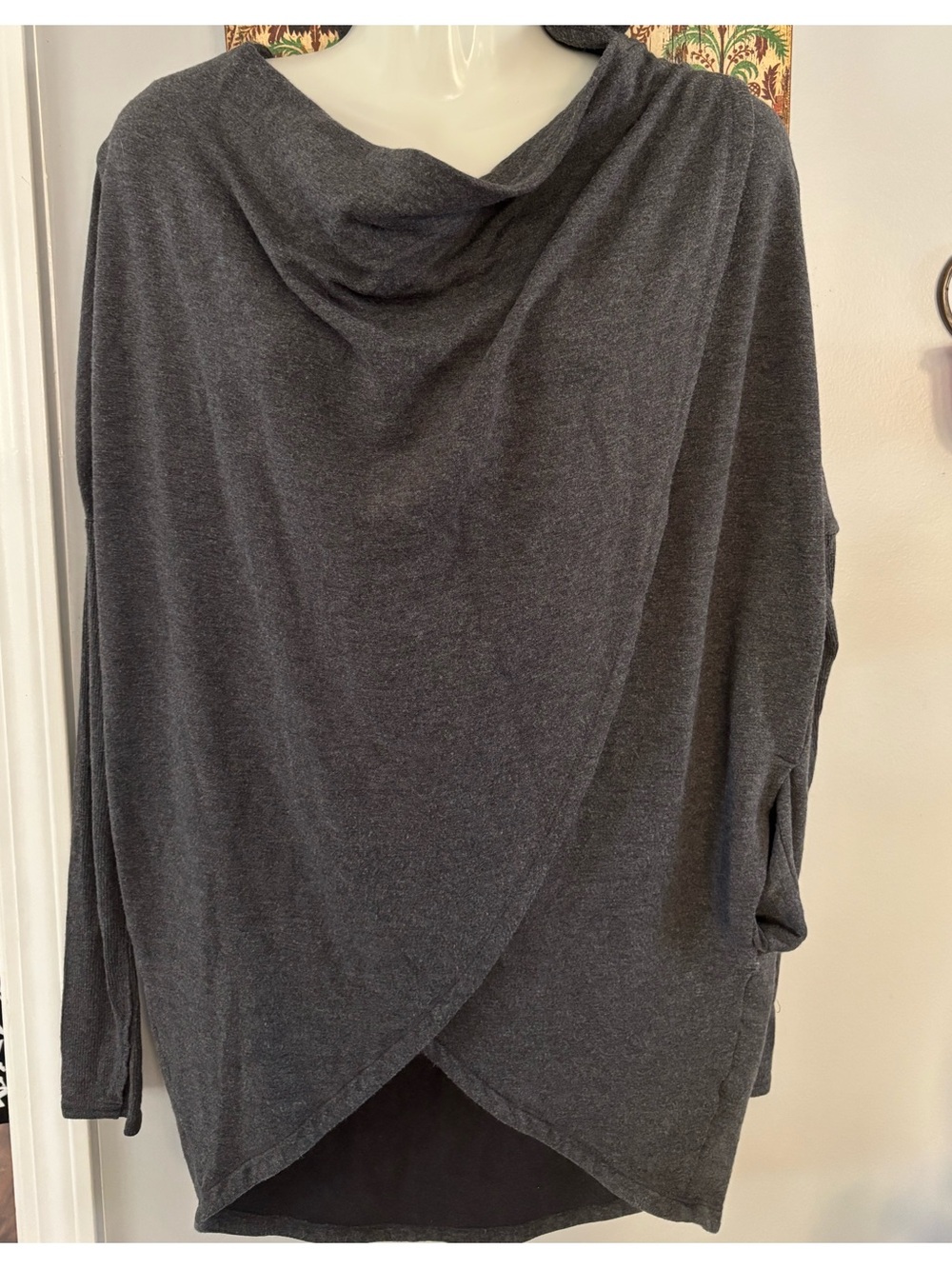 ATHLETA hooded, lightweight sweatshirt. Gray, scalloped bottom front, pockets